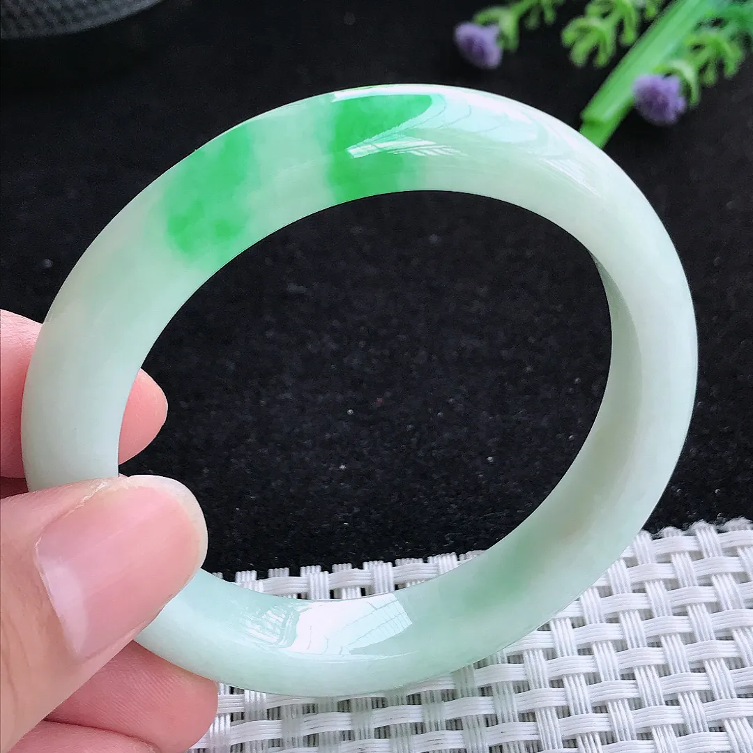 自然光54.5/10.8/8.5老坑精美温润飘阳绿手镯玉镯百搭
