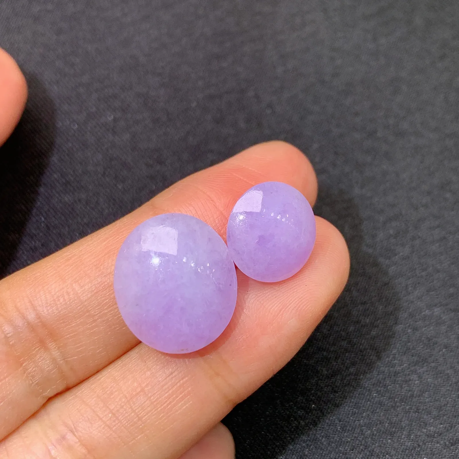 紫罗兰蛋面一对，镶嵌佳品，冰润鲜艳，种水足 尺寸15.6*13.6*7.9