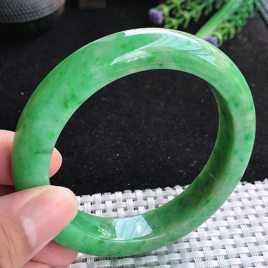自然光60.5/13/9.6老坑精美温润满绿手镯玉镯百搭大圈口妈妈款