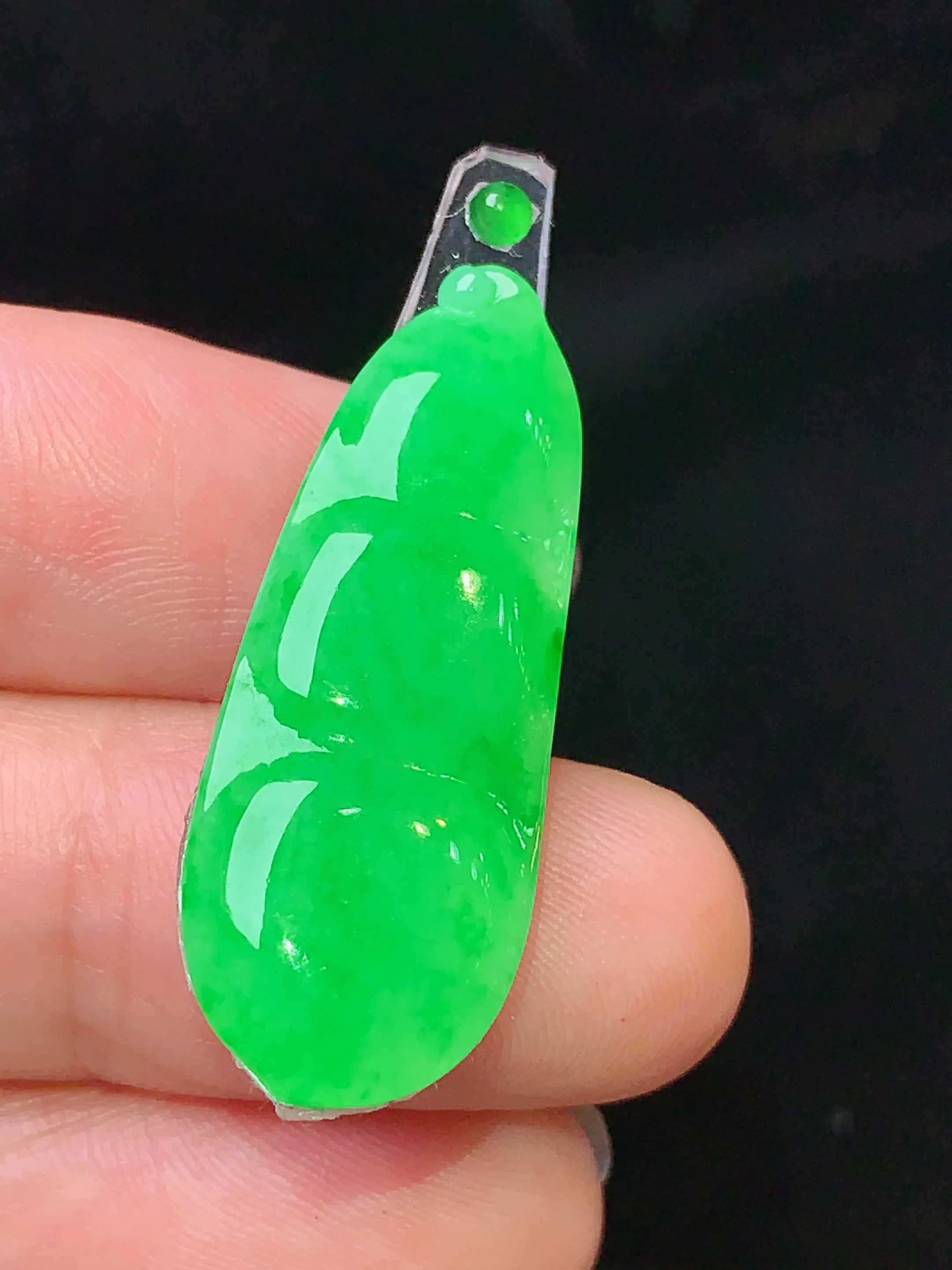 镶嵌款 翠绿四季豆 玉质细腻 色泽清新艳丽 整体尺寸31.8*12*3