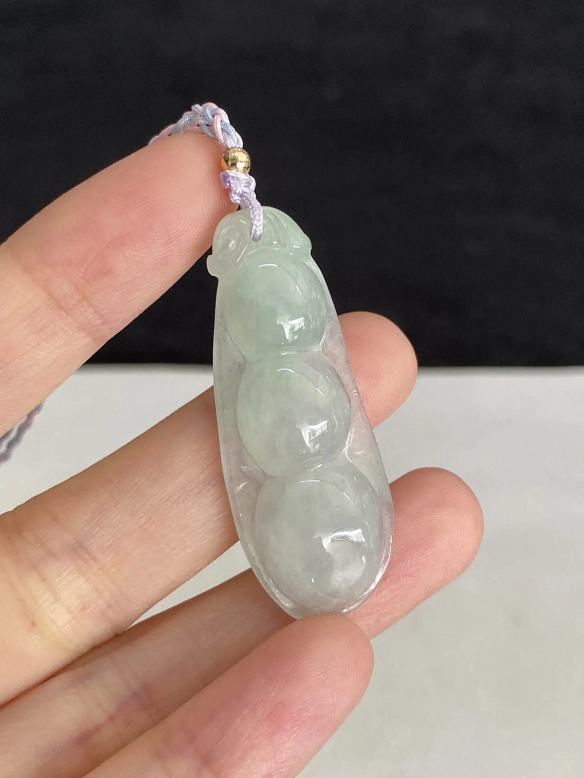 翡翠冰糯种淡绿色福豆