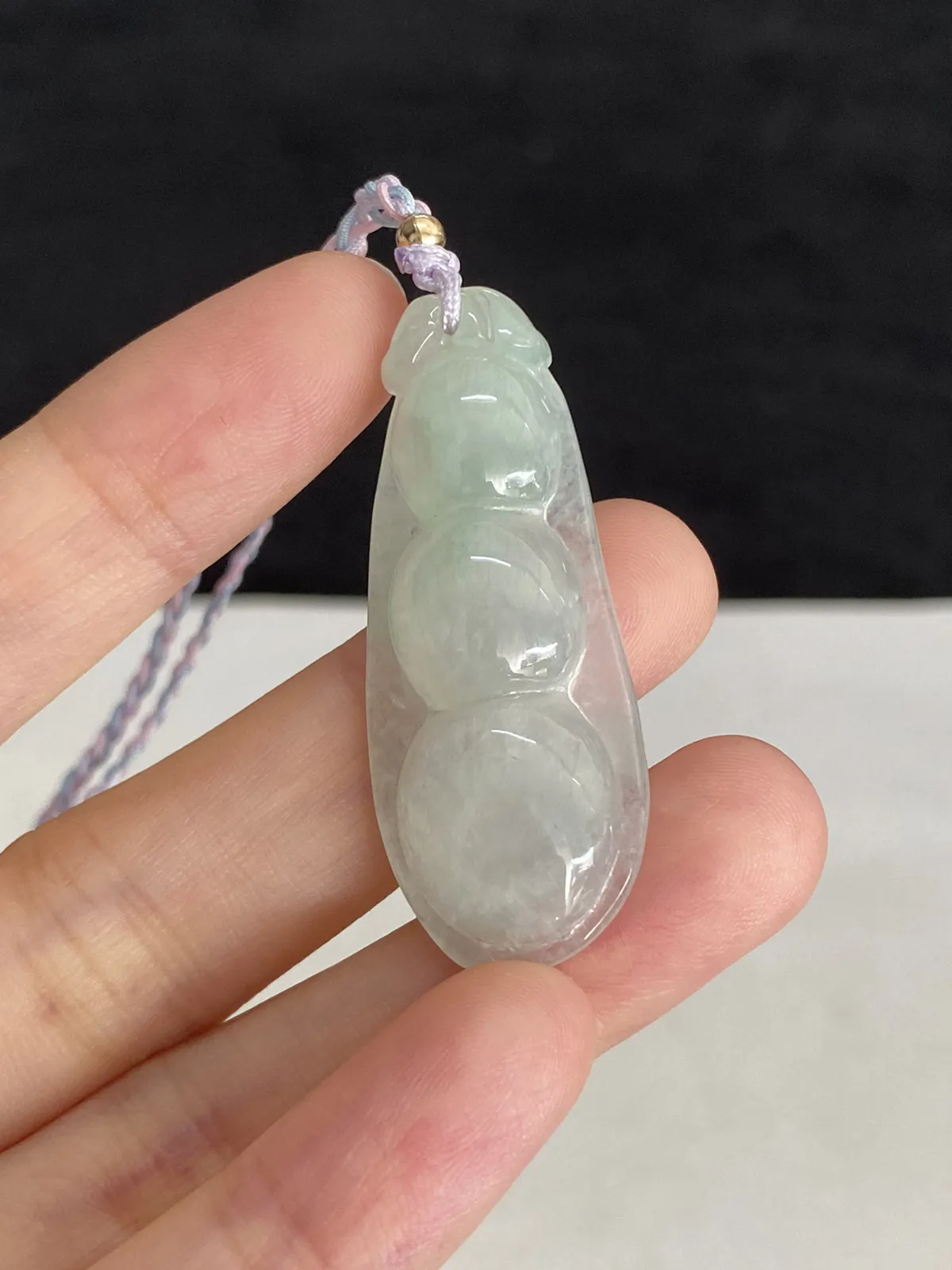 翡翠冰糯种淡绿色福豆
