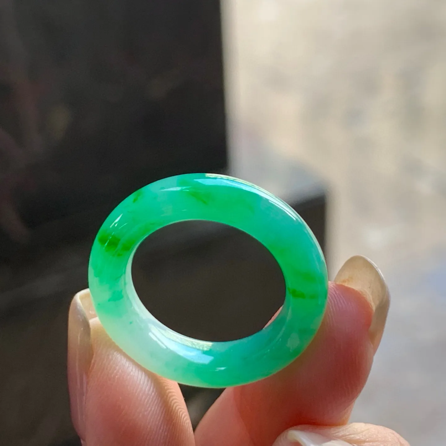 辣绿指环
水润