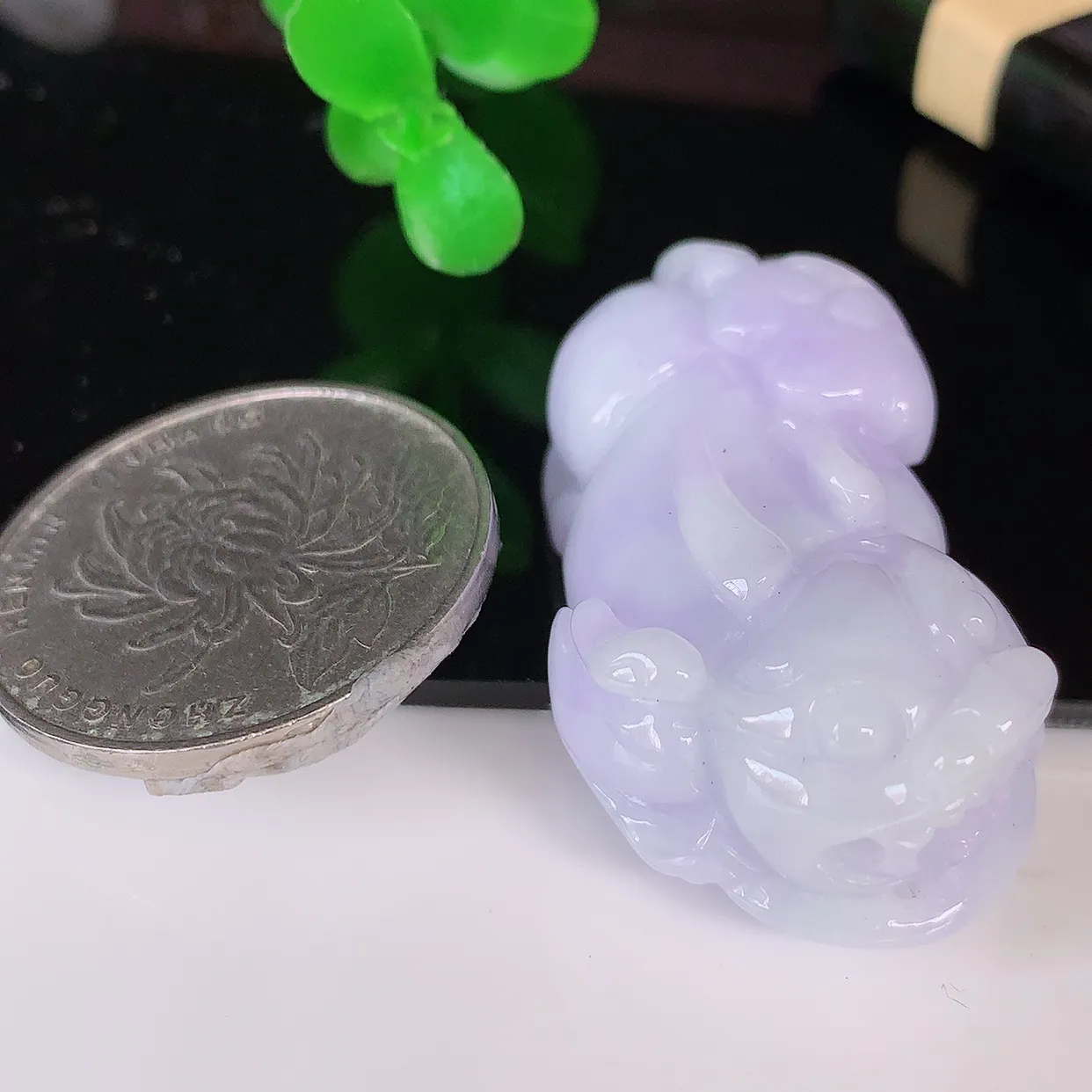 自然光实拍，冰润紫罗兰招财貔貅吊坠，民间有“一摸貔貅运程旺盛，再摸貔貅财运滚滚，三摸貔貅平步青云 ”的美好祝愿。#57.27