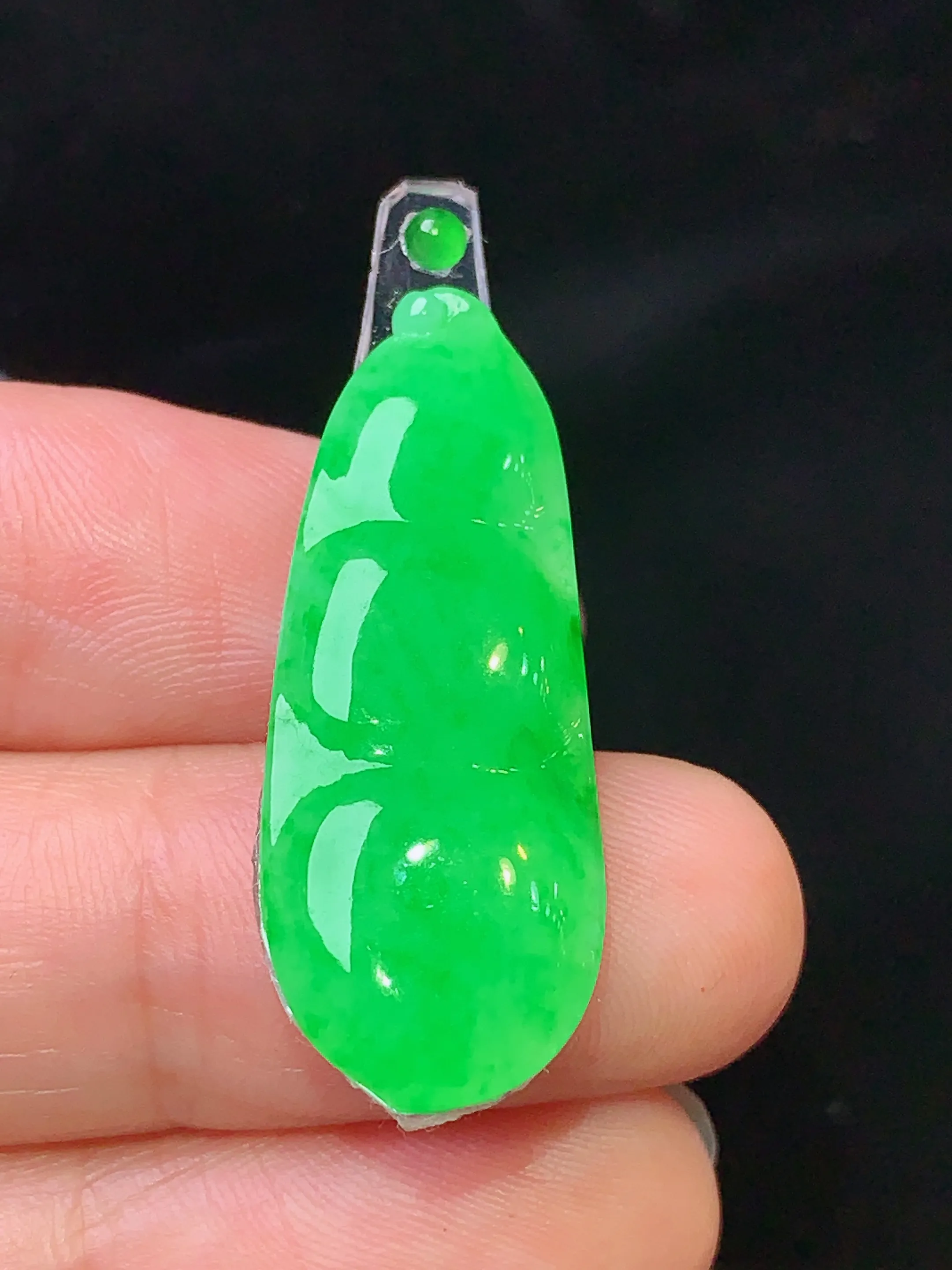 镶嵌款 翠绿四季豆 玉质细腻 色泽清新艳丽 整体尺寸31.8*12*3