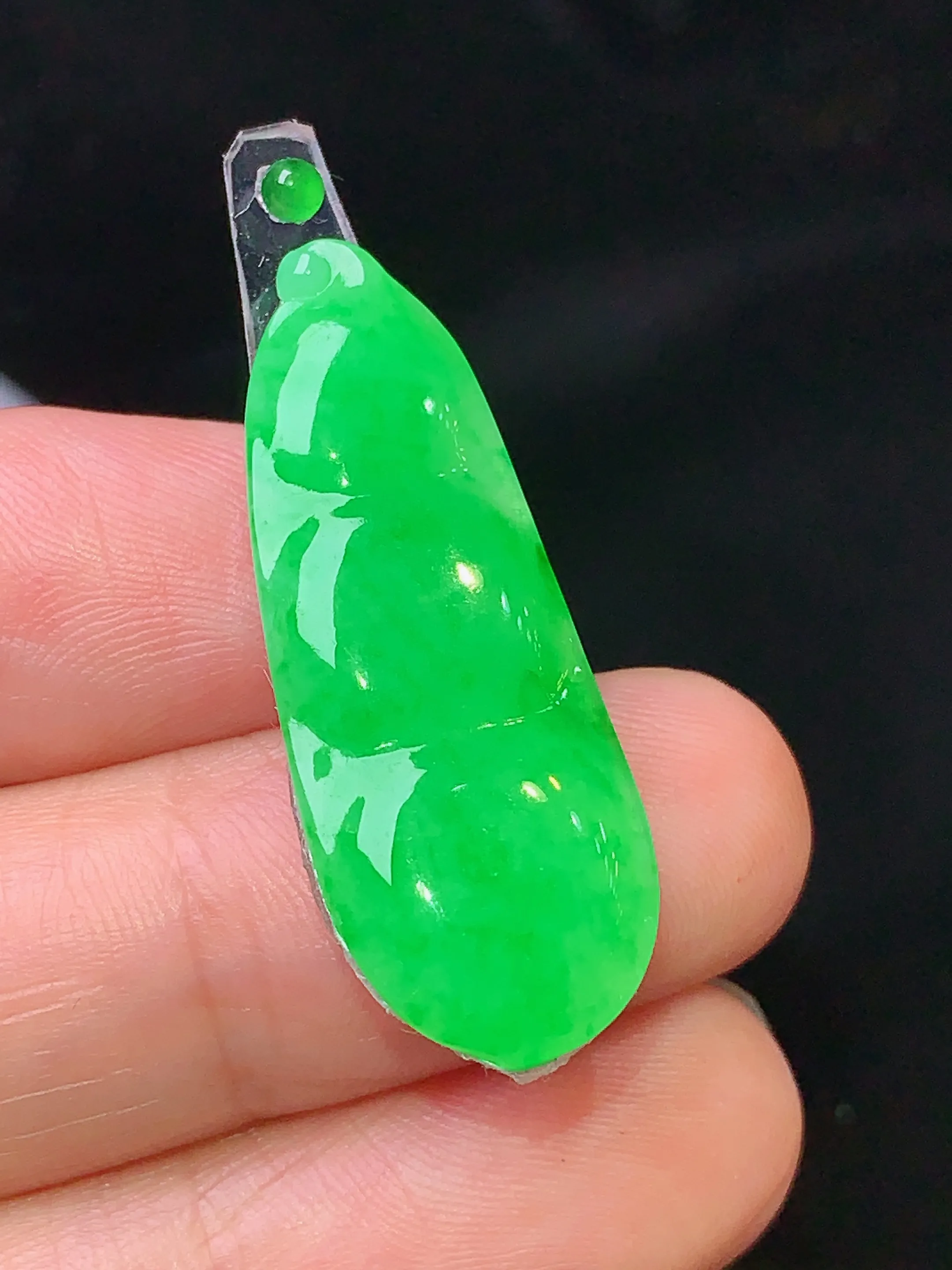 镶嵌款 翠绿四季豆 玉质细腻 色泽清新艳丽 整体尺寸31.8*12*3
