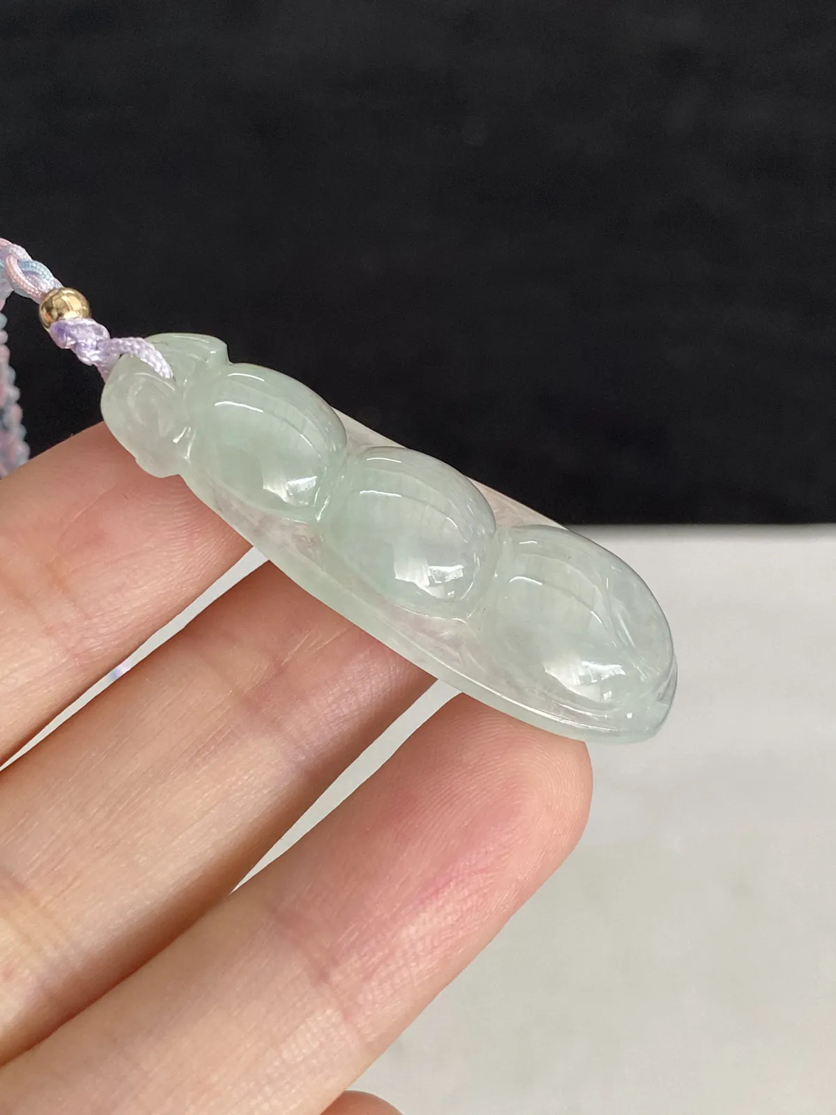 翡翠冰糯种淡绿色福豆
