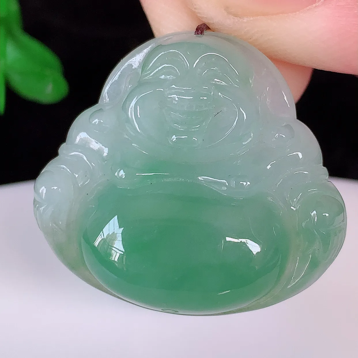 自然光实拍，冰胶飘花佛公吊坠，翡翠笑佛，饱满，开脸喜庆，配戴优雅迷人！#57.27