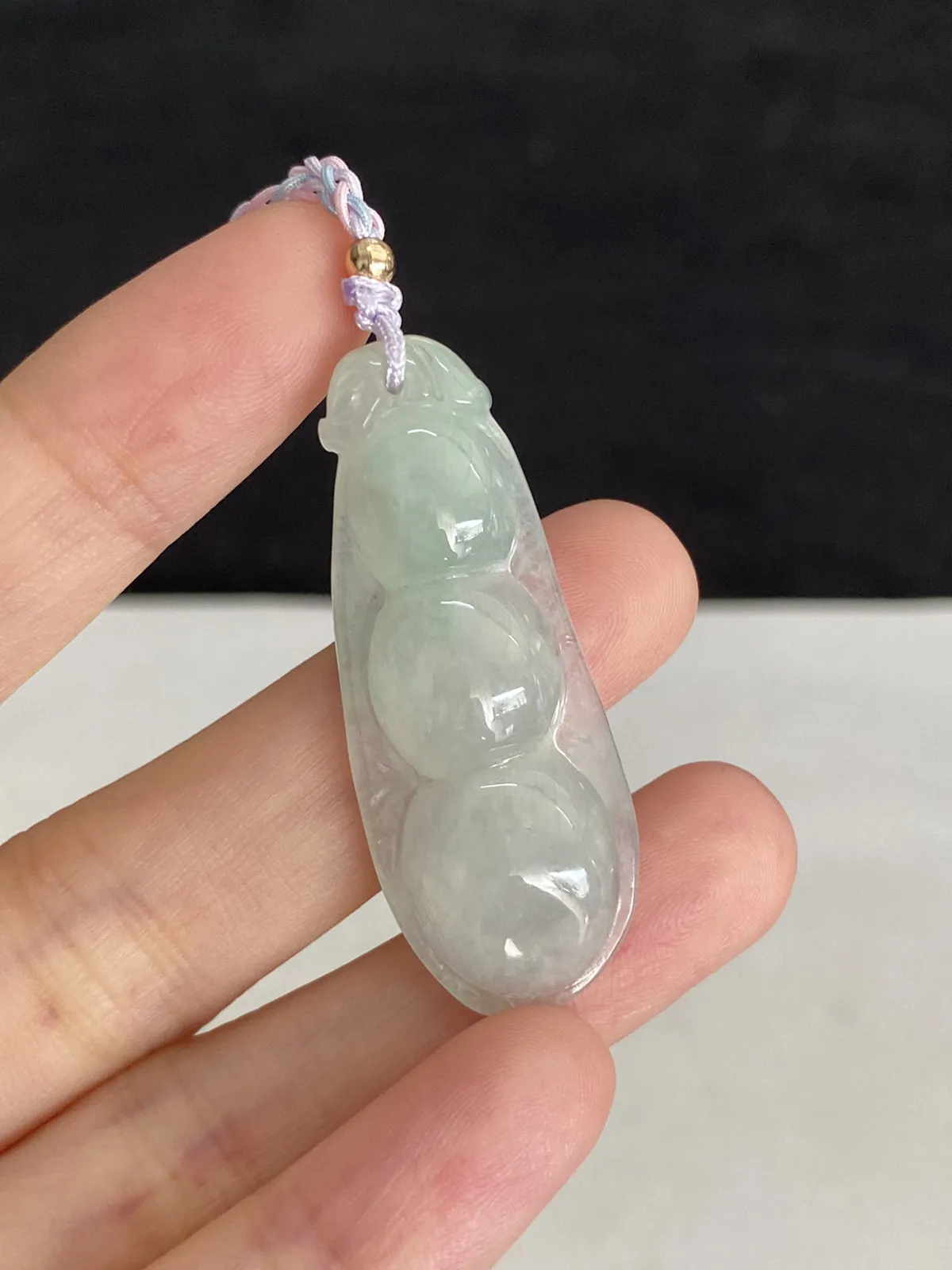 翡翠冰糯种淡绿色福豆