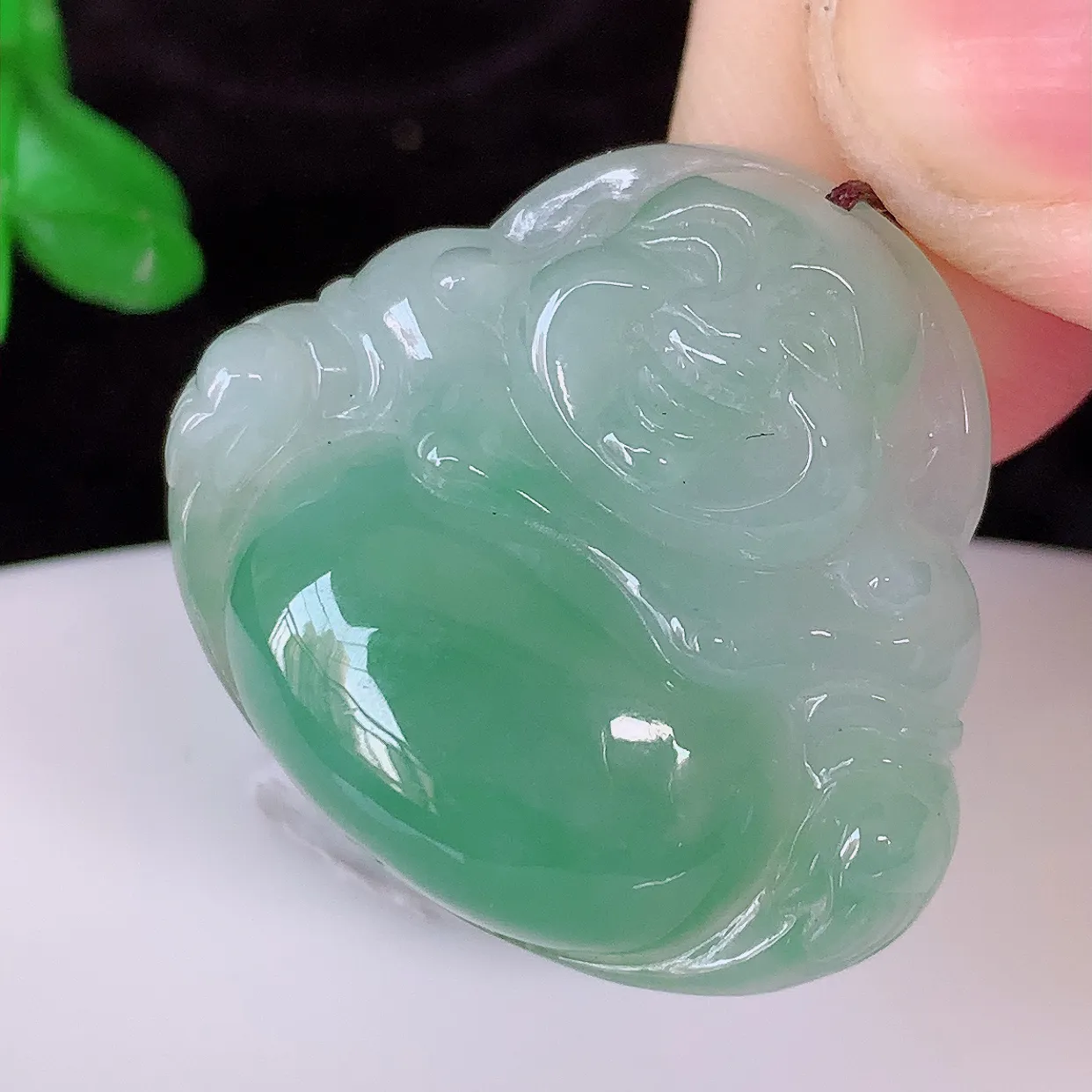 自然光实拍，冰胶飘花佛公吊坠，翡翠笑佛，饱满，开脸喜庆，配戴优雅迷人！#57.27