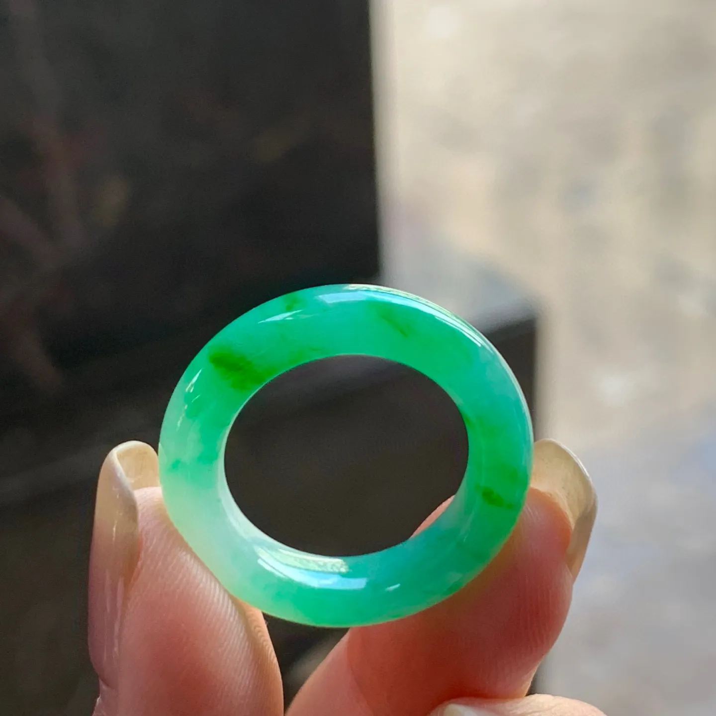 辣绿指环
水润