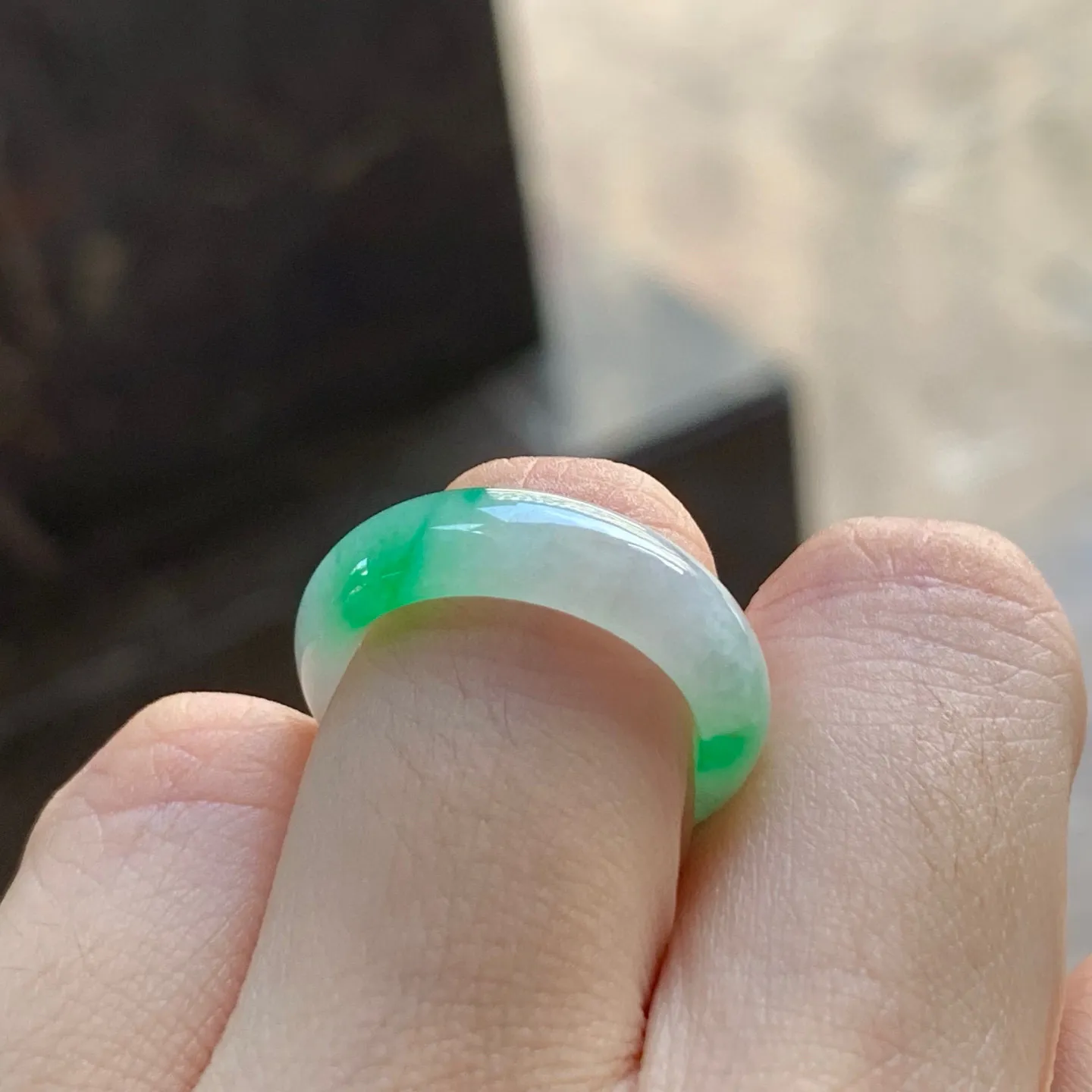 冰阳绿指环
水润