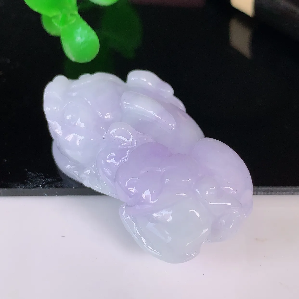 自然光实拍，冰润紫罗兰招财貔貅吊坠，民间有“一摸貔貅运程旺盛，再摸貔貅财运滚滚，三摸貔貅平步青云 ”的美好祝愿。#57.27