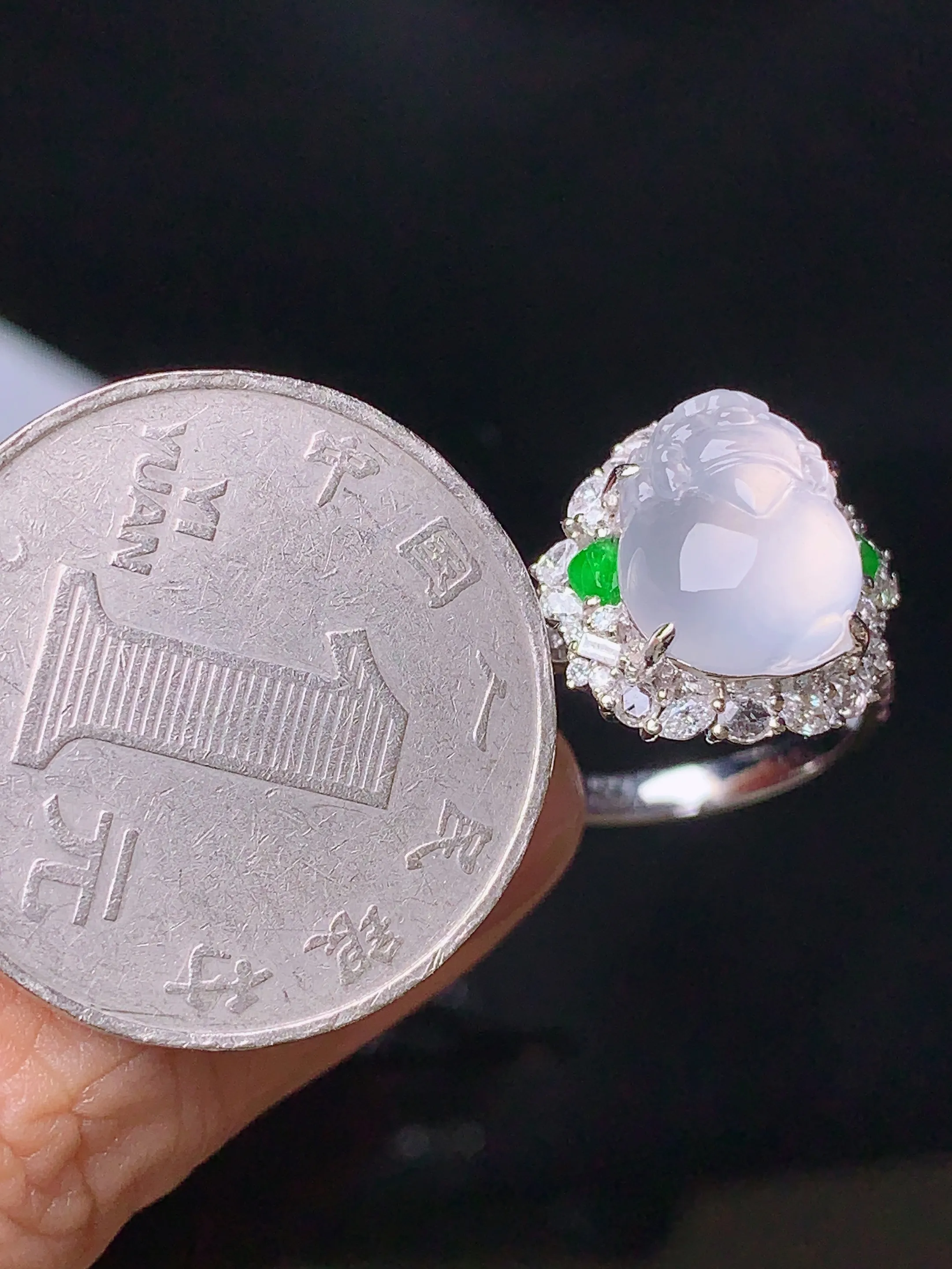 18k金钻镶嵌冰种貔貅戒指 玉质细腻 色泽清新艳丽 圈口14.5 整体尺寸14.2*15*11