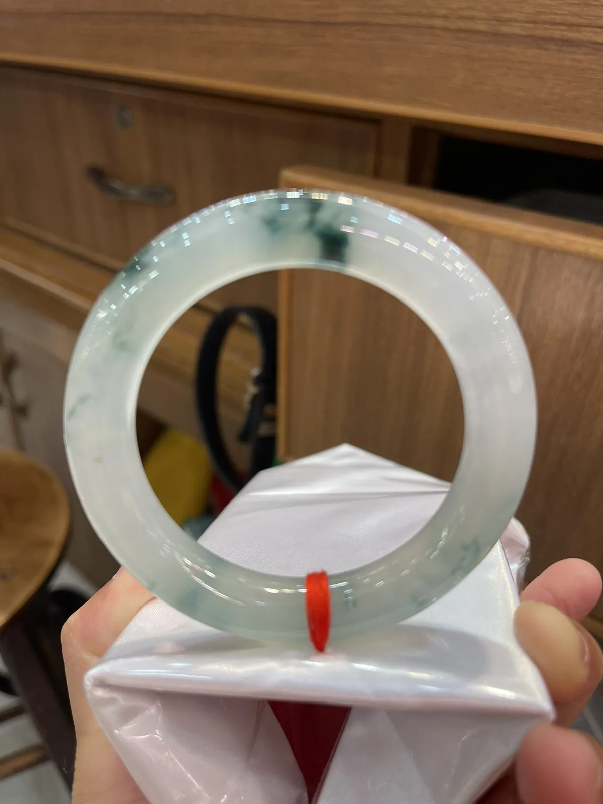 缅甸翡翠A货，冰飘花圆条＇花飘灵动，圆圆满满，上手效果非常美，