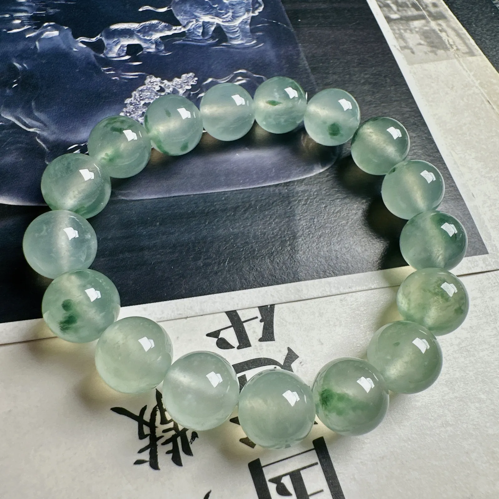 【网红料】飘花手串，正冰种水，质地细腻，冰透闪亮，难得一见。