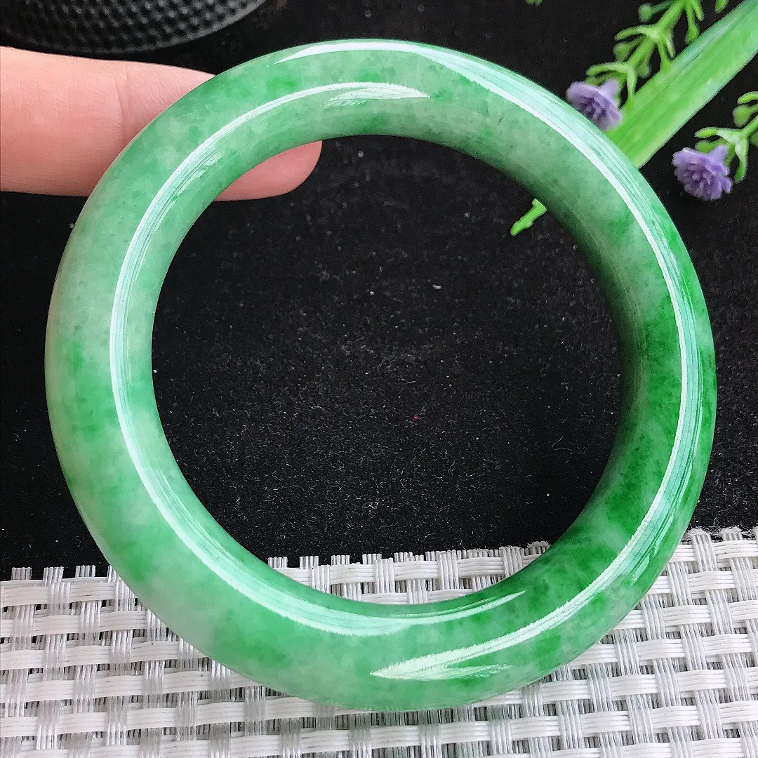 自然光59/11.4/12老坑精美温润辣绿圆条手镯玉镯百搭妈妈款