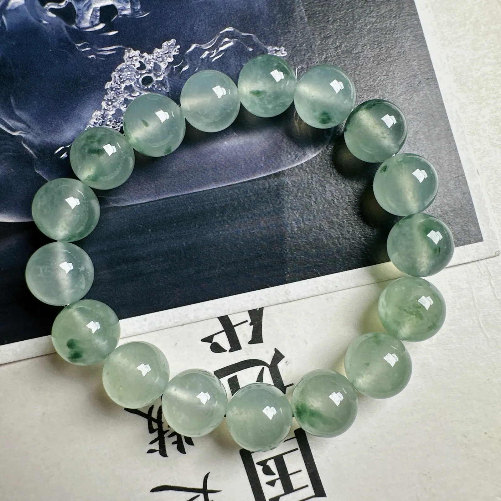 【网红料】飘花手串，正冰种水，质地细腻，冰透闪亮，难得一见。