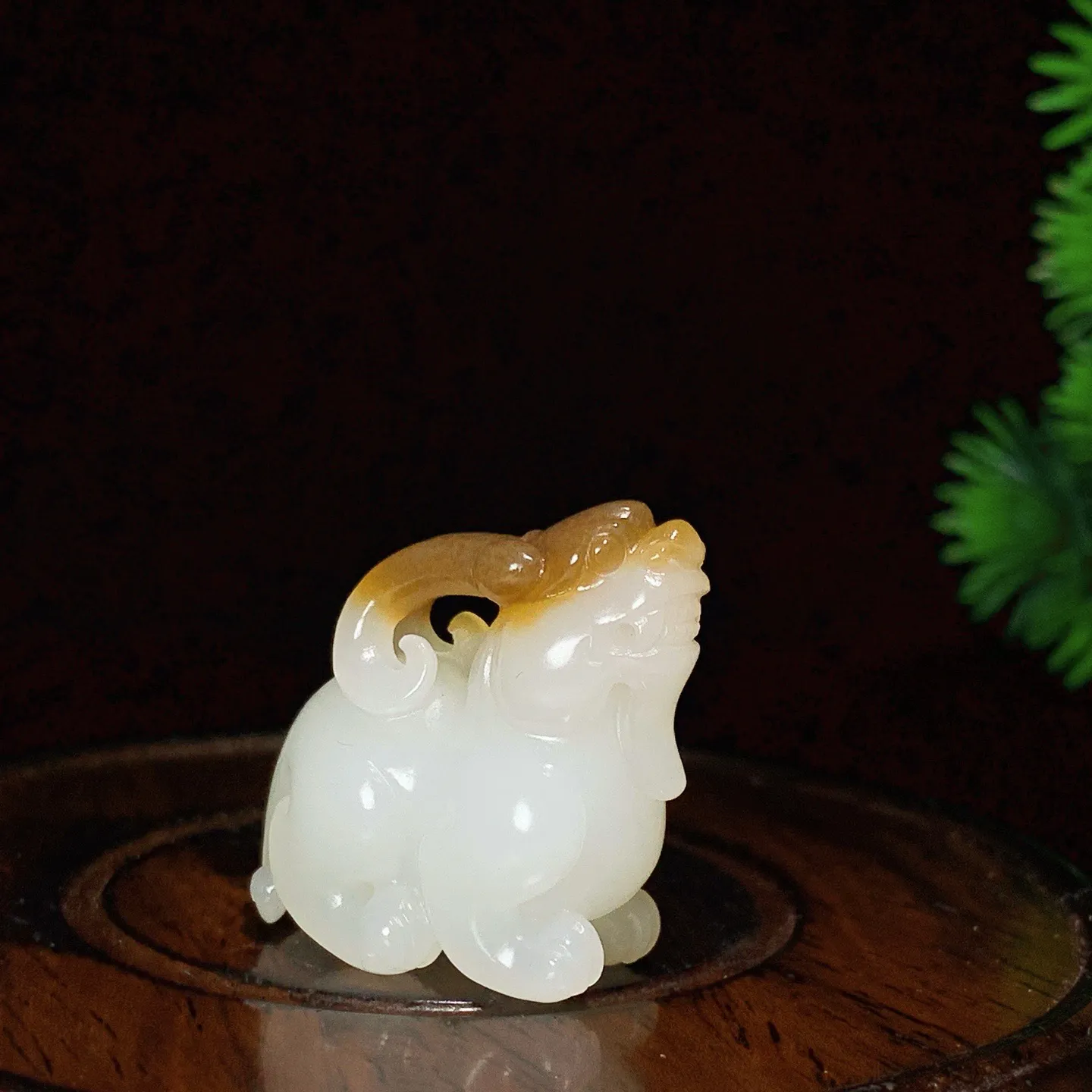 新疆且末糖望天吼招财进宝貔貅挂件。尺寸25/26/28重13克 玉质细腻油润 底色纯净 脂粉好，品质好！lt250730
