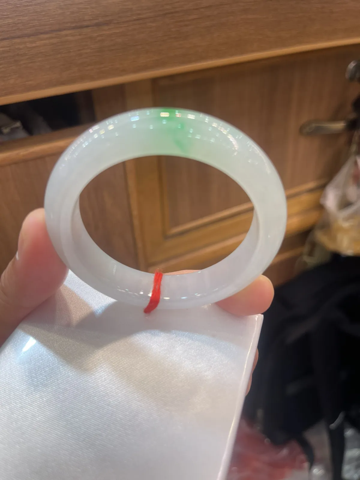 缅甸翡翠A货，正圈正阳绿富贵镯，上手效果非常棒，平平安安：健健康康