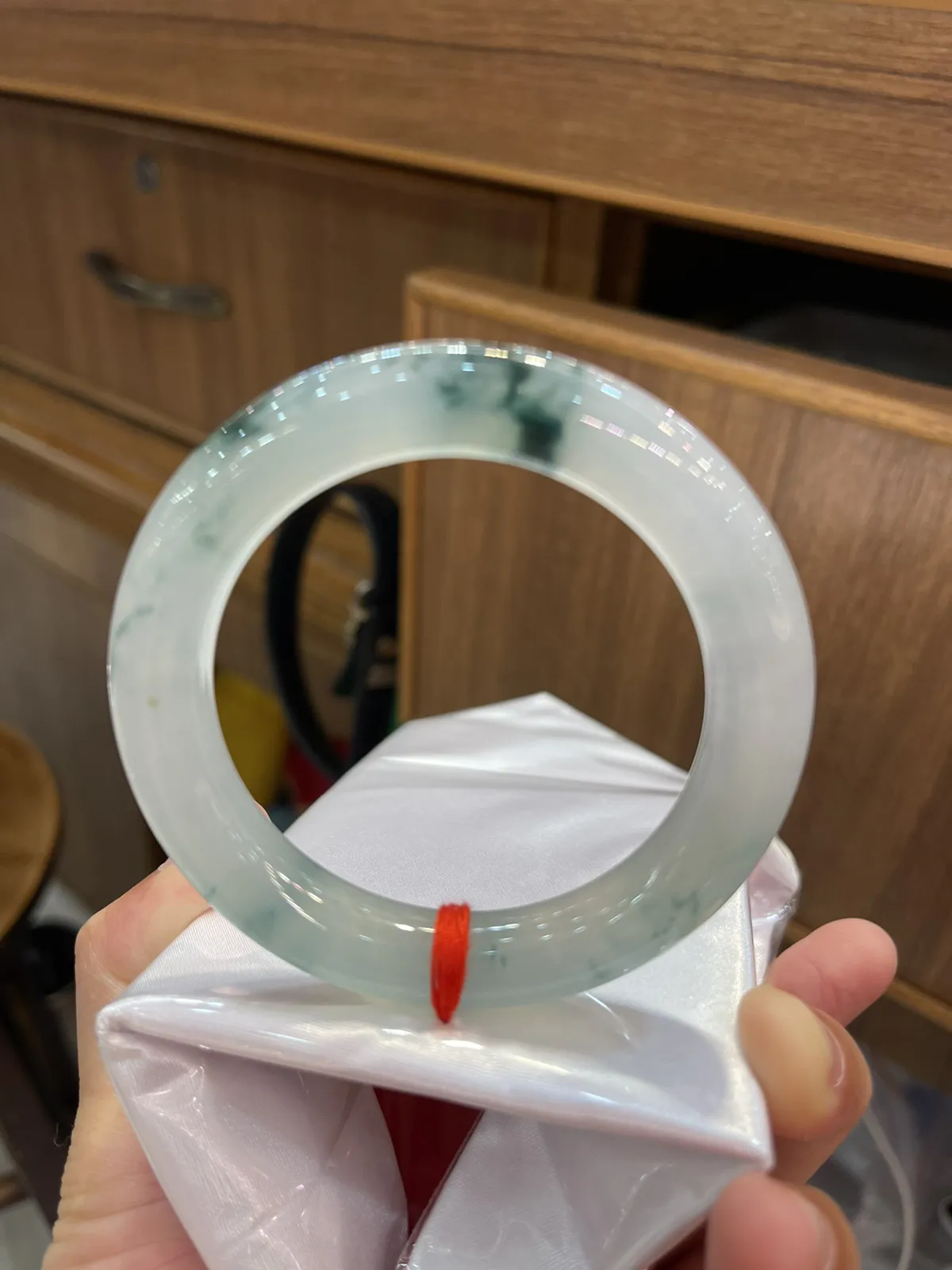 缅甸翡翠A货，冰飘花圆条＇花飘灵动，圆圆满满，上手效果非常美，