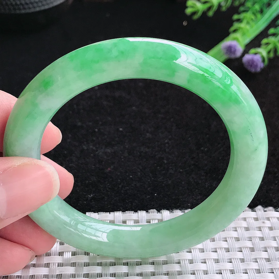自然光54/10.4/10.2老坑精美温润满绿圆条手镯玉镯百搭