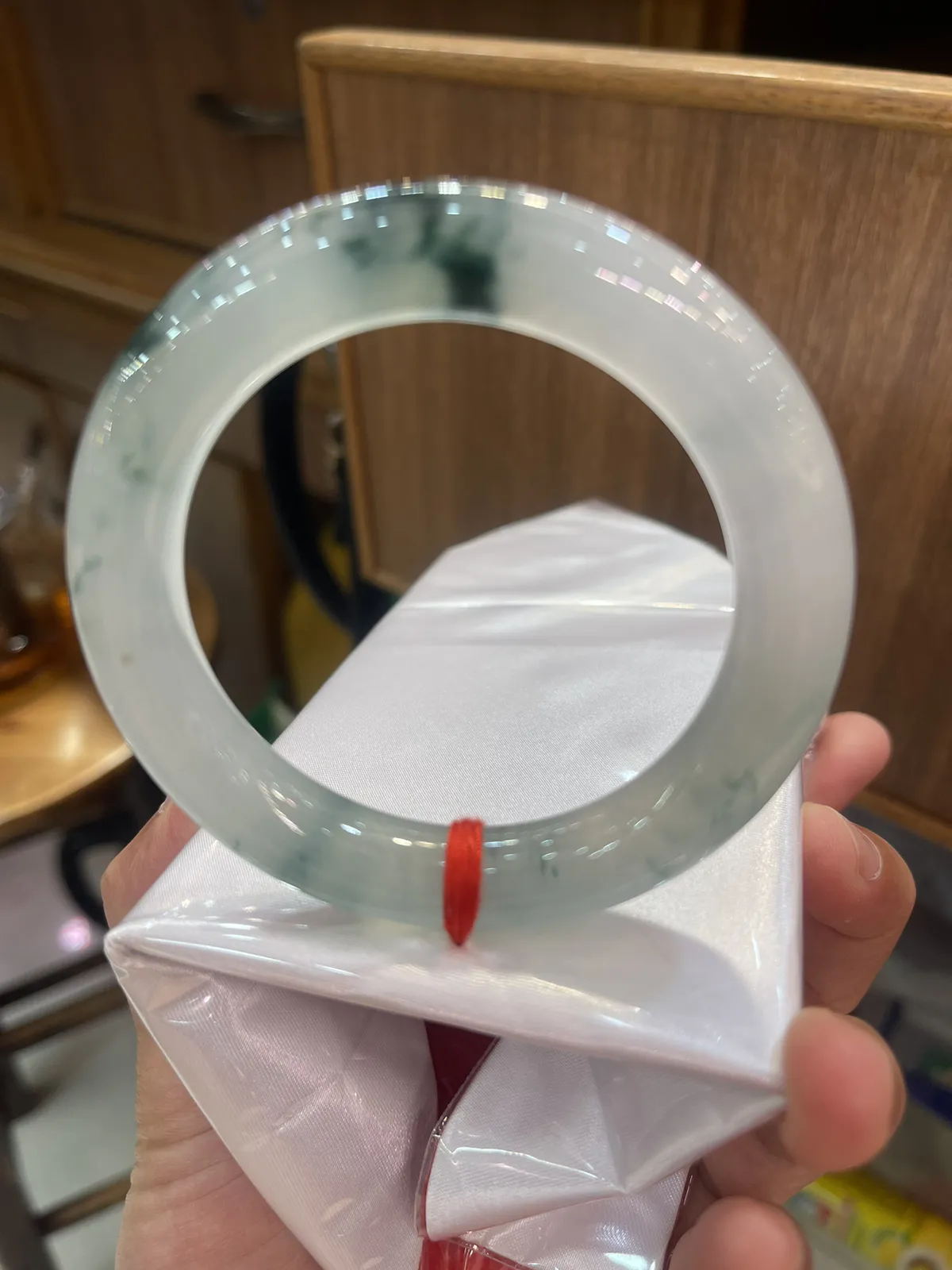 缅甸翡翠A货，冰飘花圆条＇花飘灵动，圆圆满满，上手效果非常美，