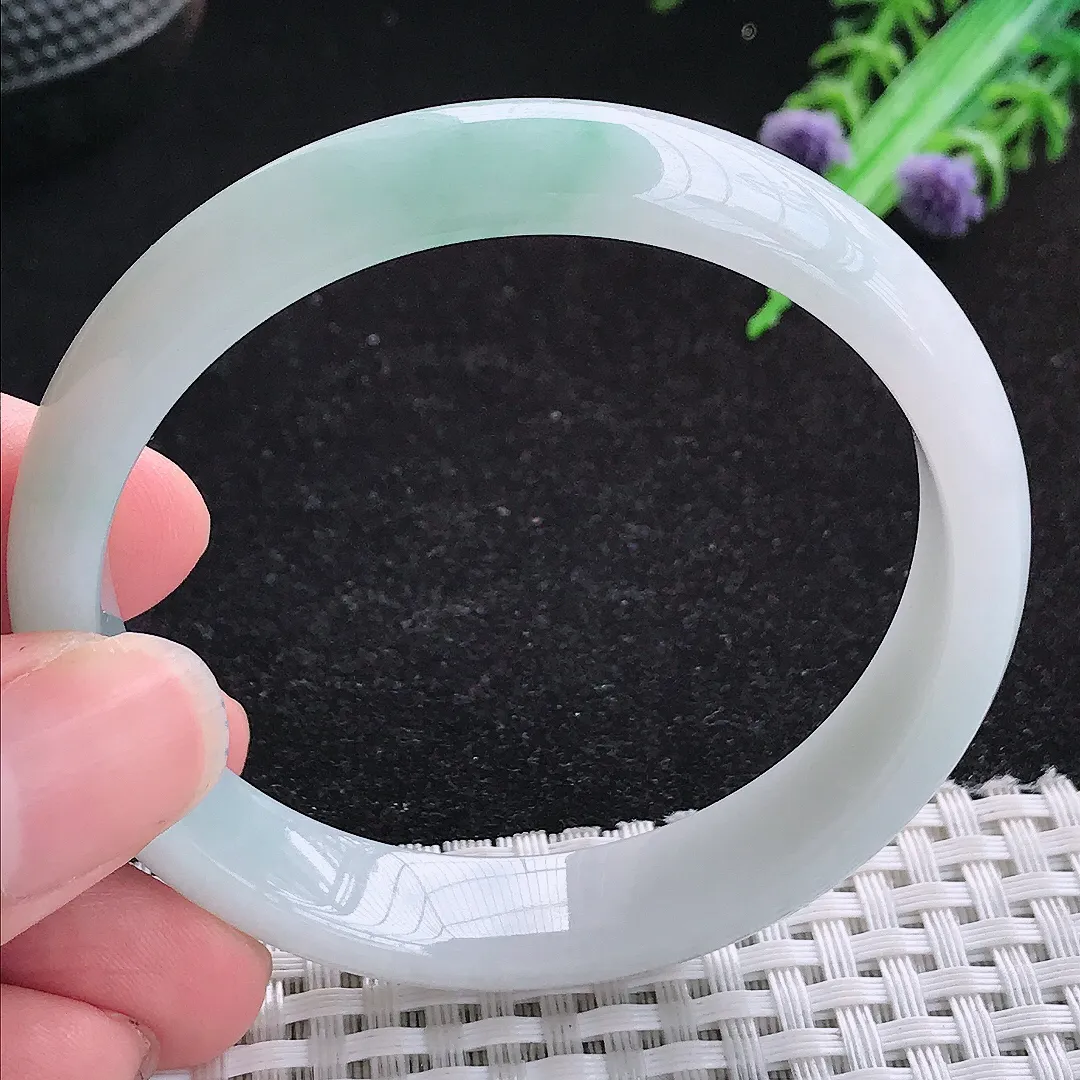 自然光54.5/11.6/6.4老坑秀气温润飘花手镯玉镯百搭