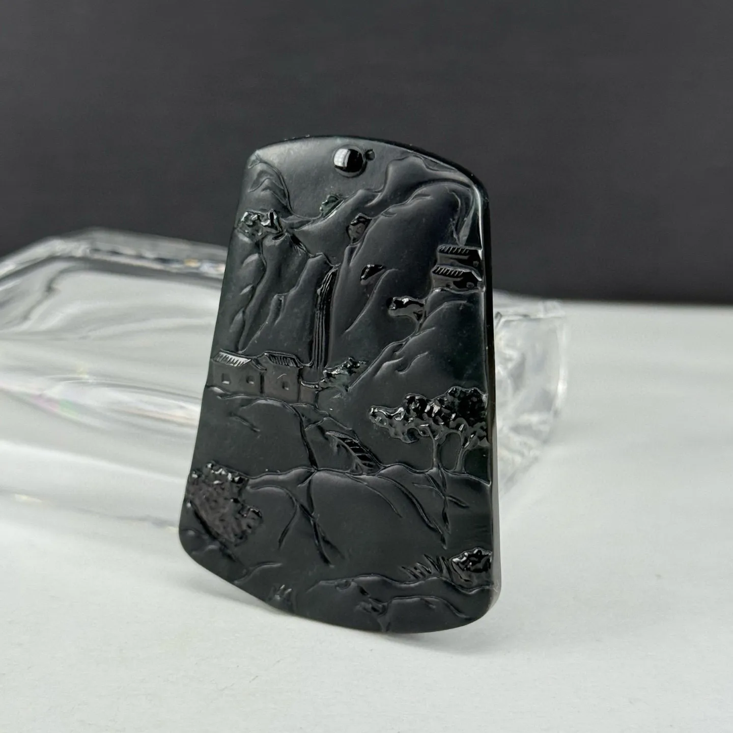 精品墨翠山水牌 种好色正 黑度极好 打灯通透 油性十足 尺寸53.4