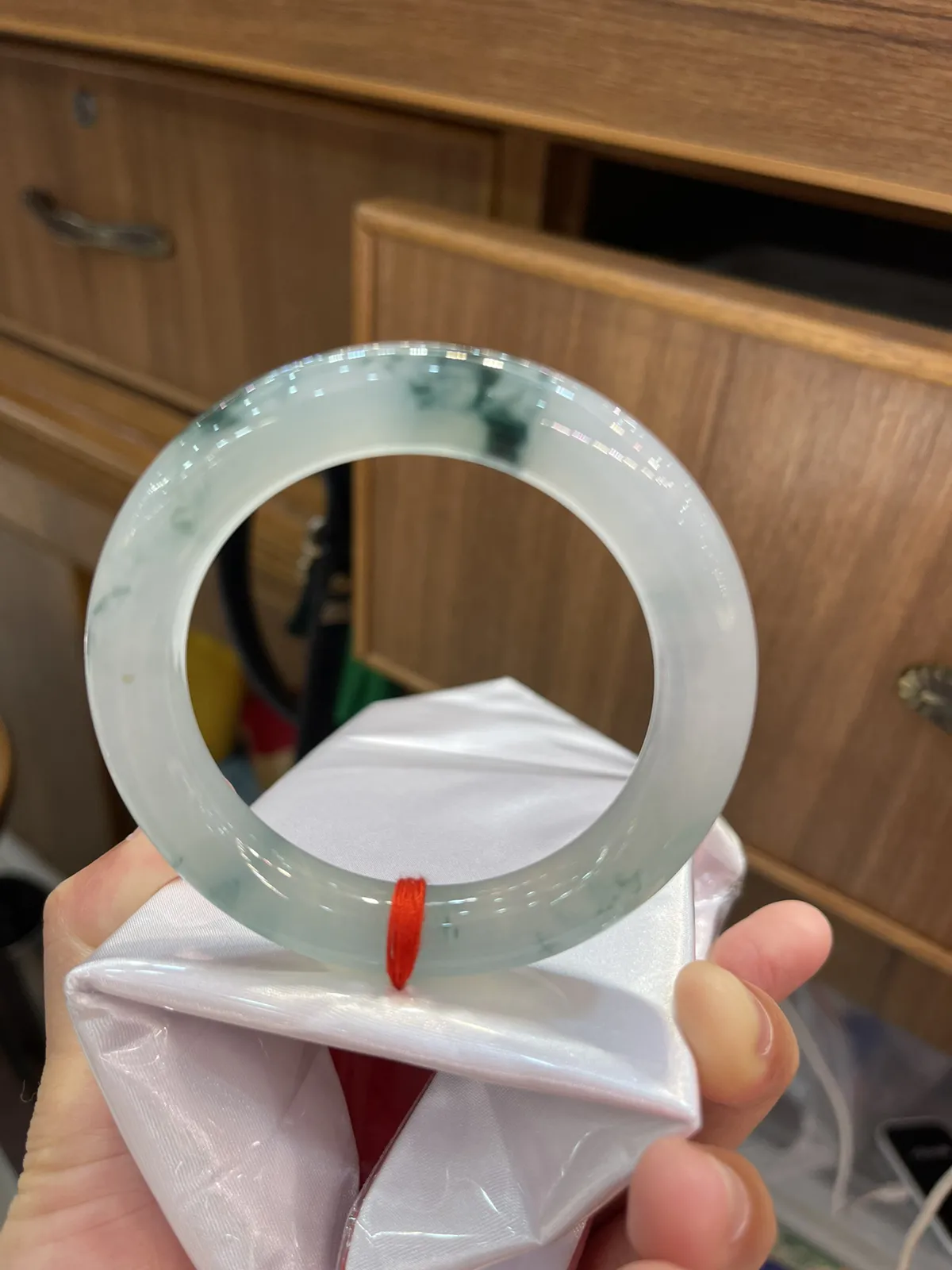 缅甸翡翠A货，冰飘花圆条＇花飘灵动，圆圆满满，上手效果非常美，