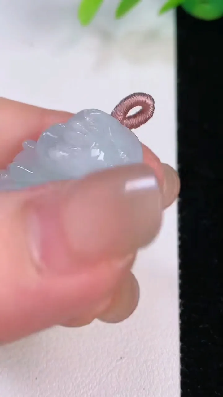 天然A货翡翠佛公吊坠，尺寸31-33.4-8.7，重量:12.44g
8月1日