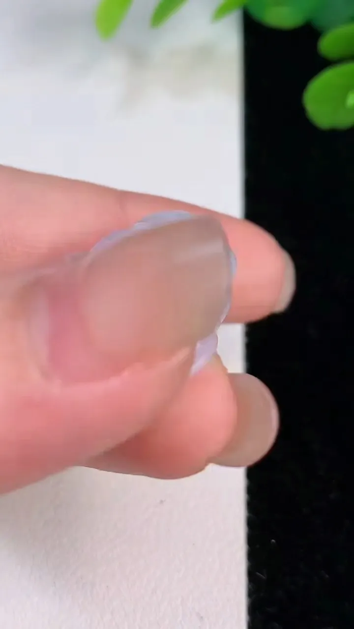天然A货翡翠紫罗兰佛公吊坠，尺寸27-32-8.2，重:10.40g
8月1日