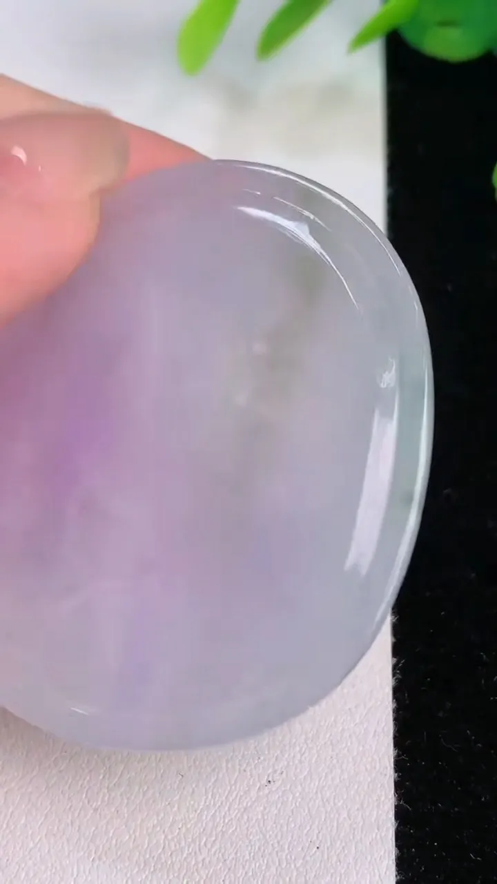 天然A货翡翠紫罗兰生肖马吊坠，尺寸49.7-43-4.7，重量:19.80g
8月1日