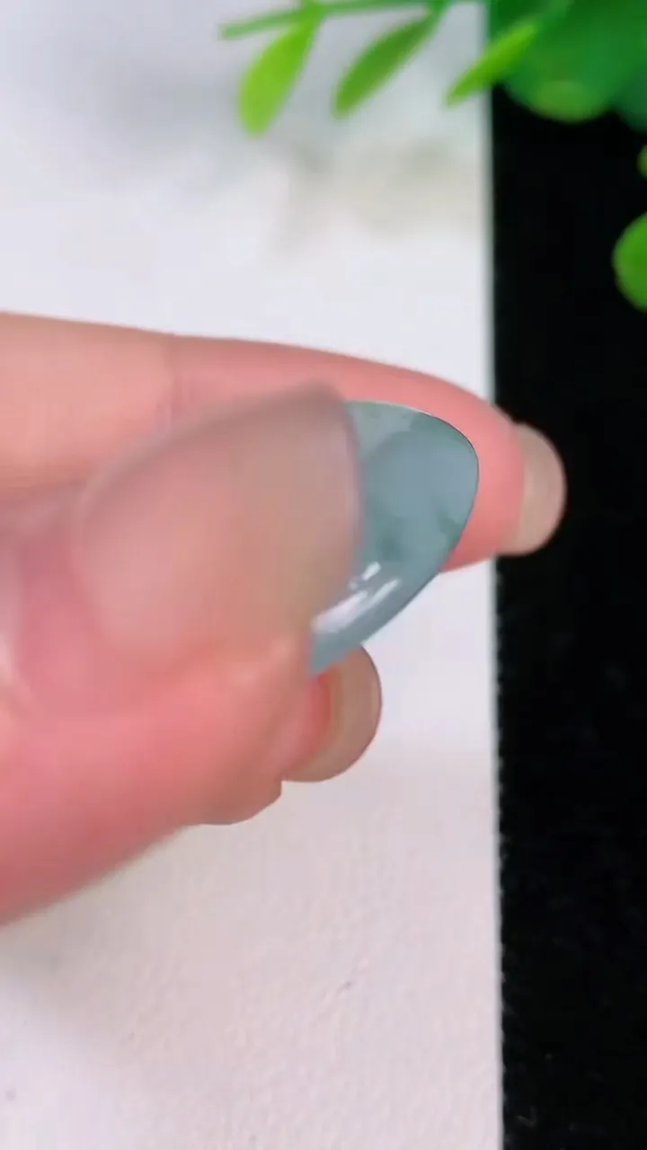 天然A货翡翠飘花平安扣吊坠，尺寸30-6.3，重量:12.07g
8月1日