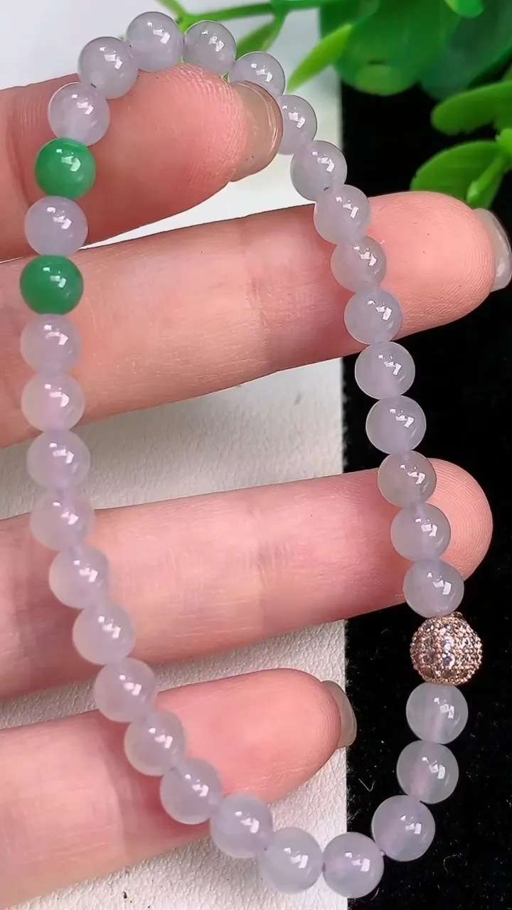 天然A货翡翠种白冰圆珠手串，尺寸5.3-33颗，重:8.48g8月1日
工厂直销收藏佳品,种好水足，