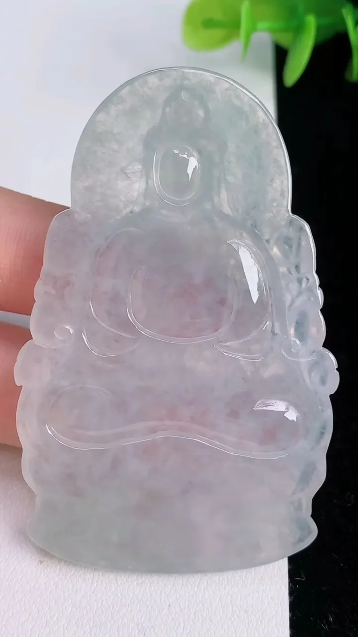 天然A货翡翠观音菩萨吊坠，尺寸65-37-5，重量:26.37g
8月2日