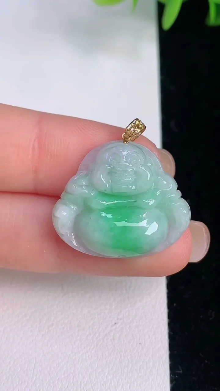 天然A货翡翠佛公吊坠，尺寸21-24.4-6，重量:4.27g
8月2日