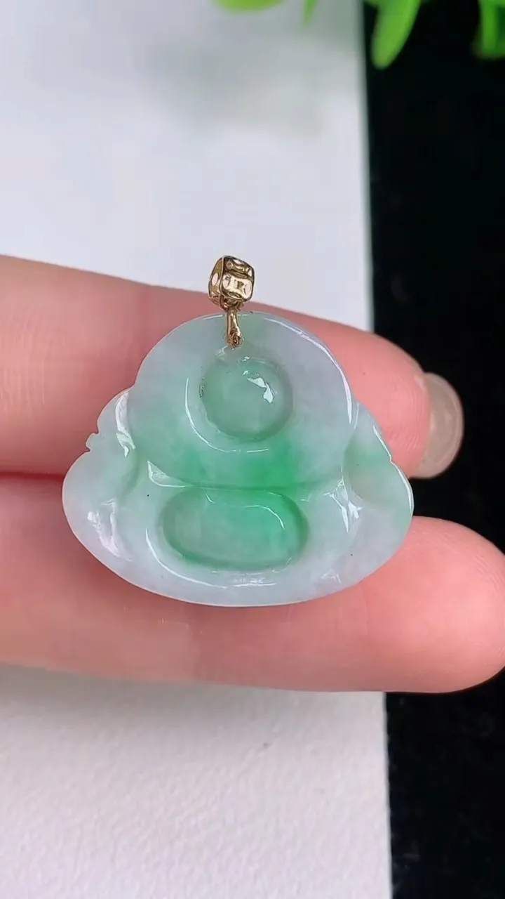 天然A货翡翠佛公吊坠，尺寸21-24.4-6，重量:4.27g
8月2日
