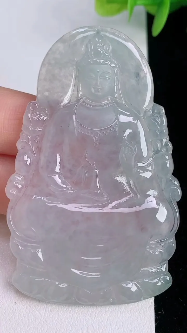天然A货翡翠观音菩萨吊坠，尺寸65.6-39-5，重量:26.83g
8月2日