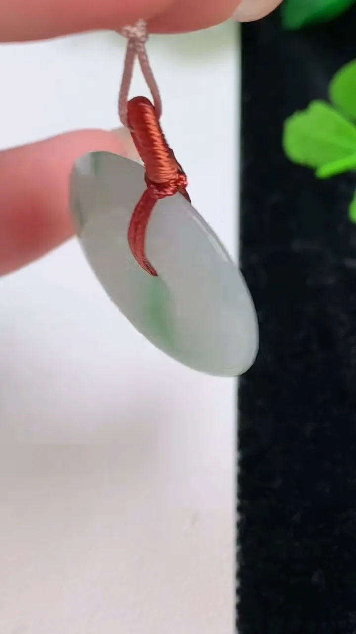 天然A货翡翠平安扣吊坠，尺寸25-5，重量:6.26g
8月3日