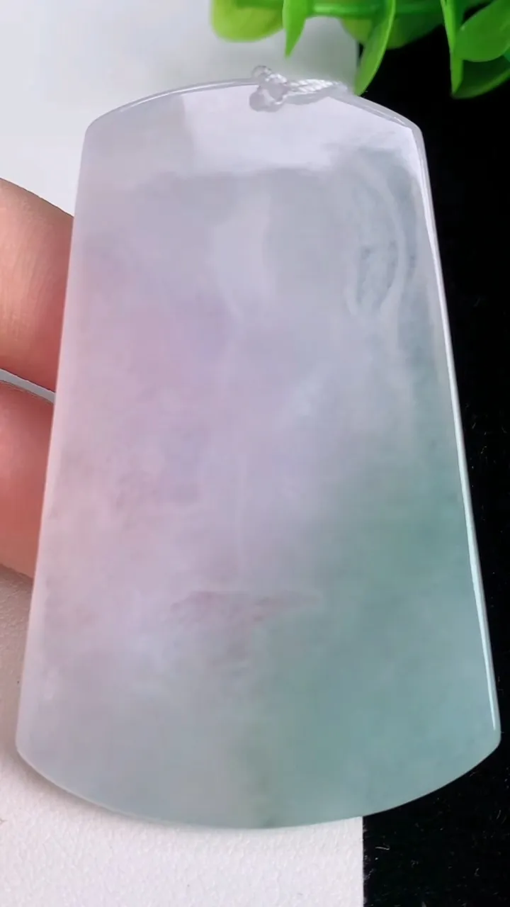 天然A货翡翠普贤菩萨吊坠，尺寸67.6-44-5.7，重量:33.28g
8月3日