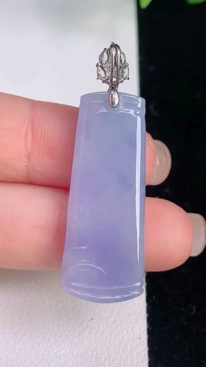天然A货翡翠18k金紫罗兰节节高升 竹节吊坠，尺寸34.7-14-3.8，重量:5.29g
8月3日