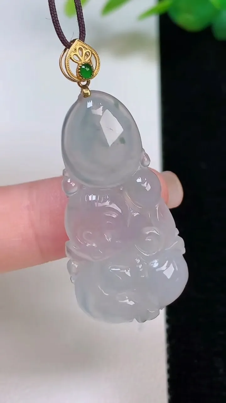 天然A货翡翠种飘花灵猴献瑞 生肖猴吊坠，尺寸37.4-18.8-5.4，重量:6.52g
8月4日