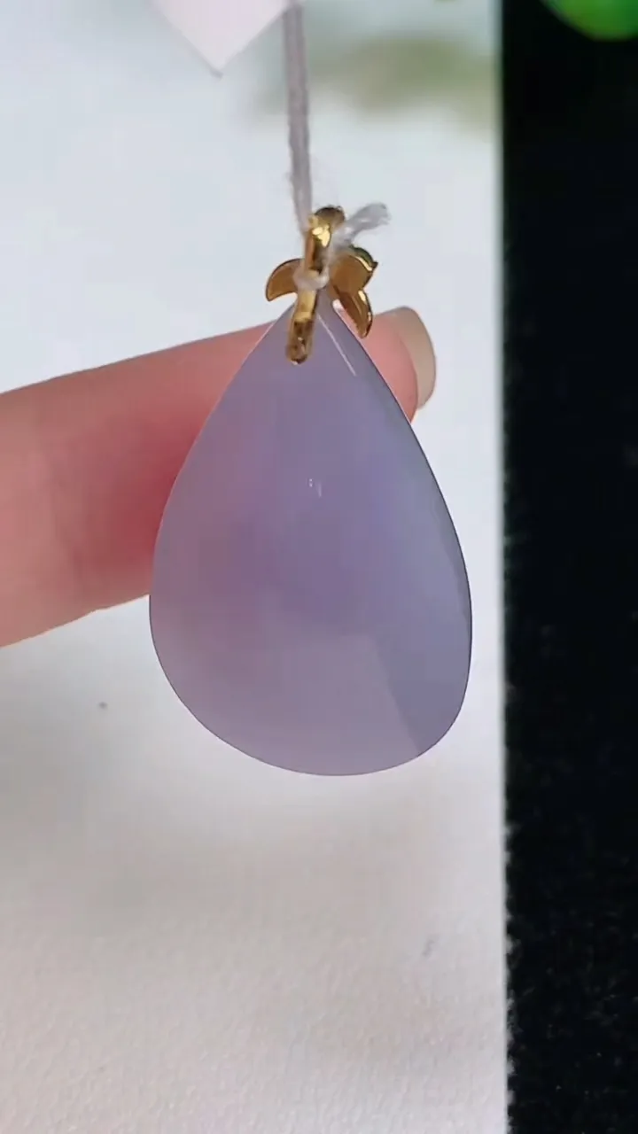 天然A货翡翠种紫罗兰水滴吊坠，尺寸28.2-16.8-12.2，重量:9.06g
8月4日
