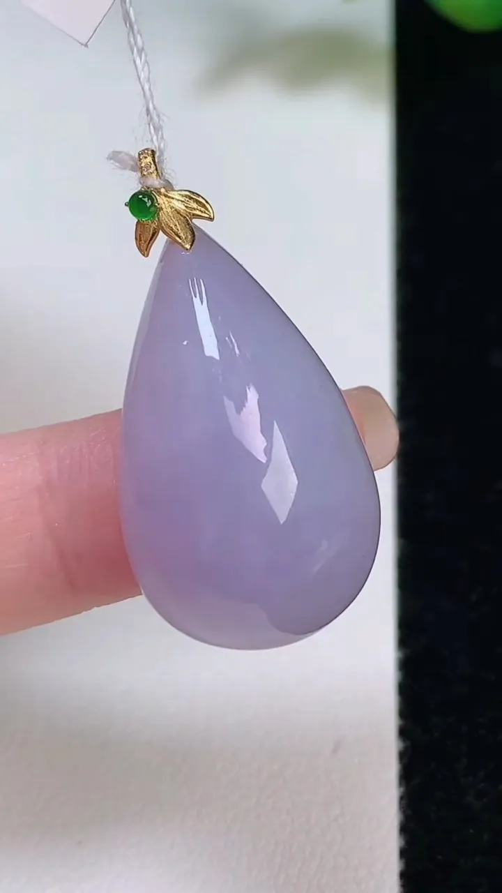 天然A货翡翠种紫罗兰水滴吊坠，尺寸28.2-16.8-12.2，重量:9.06g
8月4日
