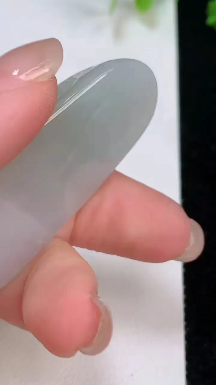 天然A货翡翠龙马精神吊坠，尺寸56-26-11.6，重:28.61g
8月6日