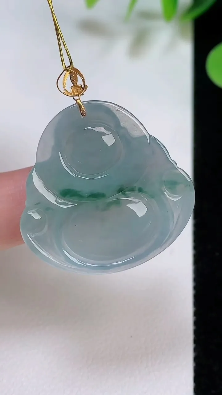 天然A货翡翠18k金飘花佛公吊坠，尺寸30.3-30.8-5.2，重量:7.15g
8月6日