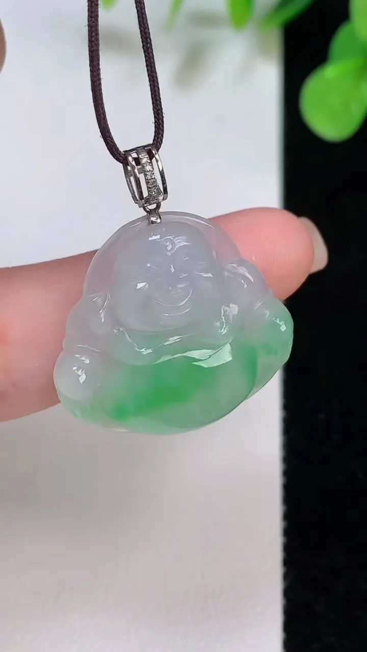 天然A货翡翠佛公吊坠，尺寸23.6-23.8-5，重量:4.47g
8月6日