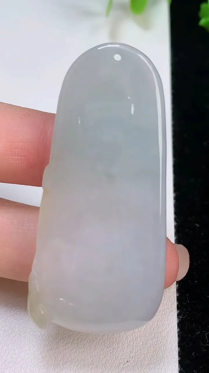 天然A货翡翠龙马精神吊坠，尺寸56-26-11.6，重:28.61g
8月6日