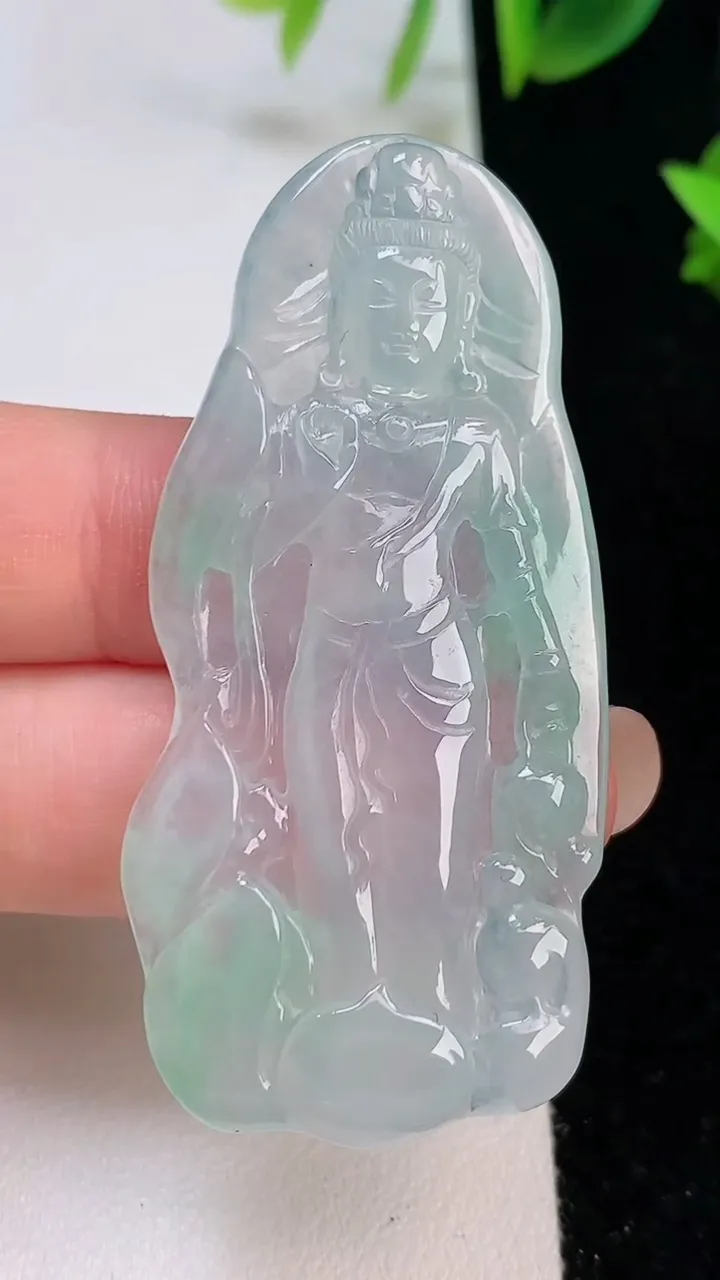 天然A货翡翠观音菩萨吊坠，尺寸57-27-4，重:13.78g
8月7日